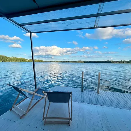 Houseboat Dąbrowica Ботель *