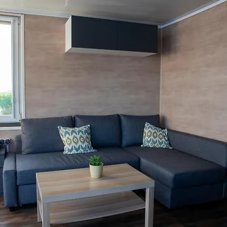 Ботель Houseboat Dąbrowica