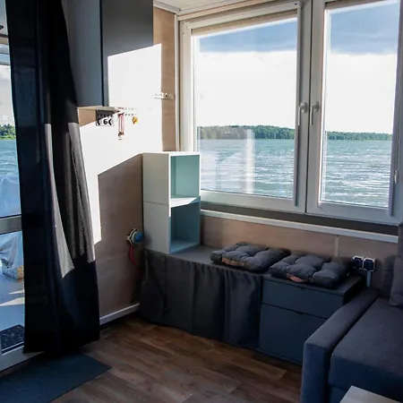 Houseboat Dąbrowica Ботель
